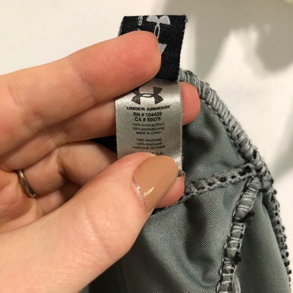 Black Under Armour hat - Picture 3 of 7